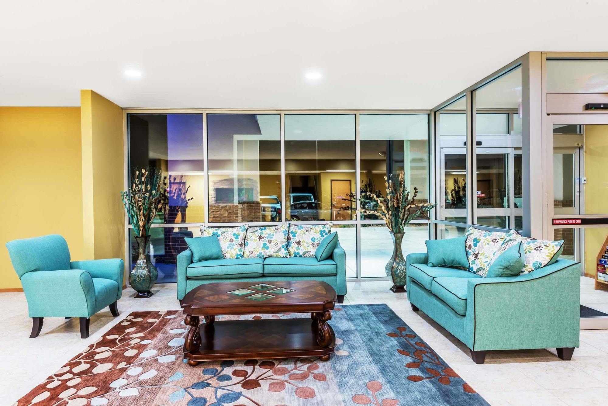 Days Inn & Suites By Wyndham El Dorado Bagian luar foto