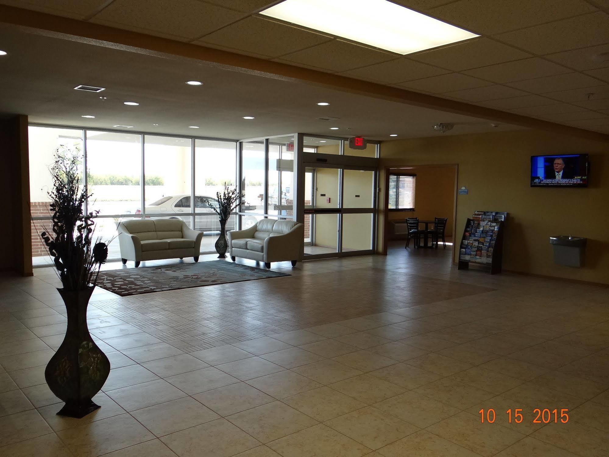 Days Inn & Suites By Wyndham El Dorado Bagian luar foto